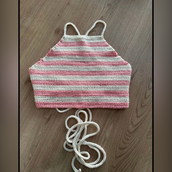 Hand crochet halter top - Picture 3 of 4